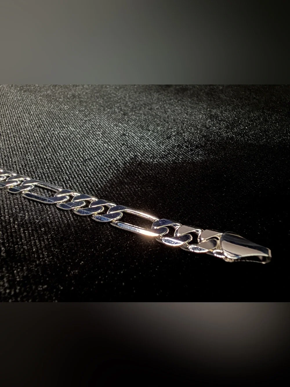 Figaro Link 8in 7MM 925 Premium Finish Bracelet Brand New Stand Out Piece